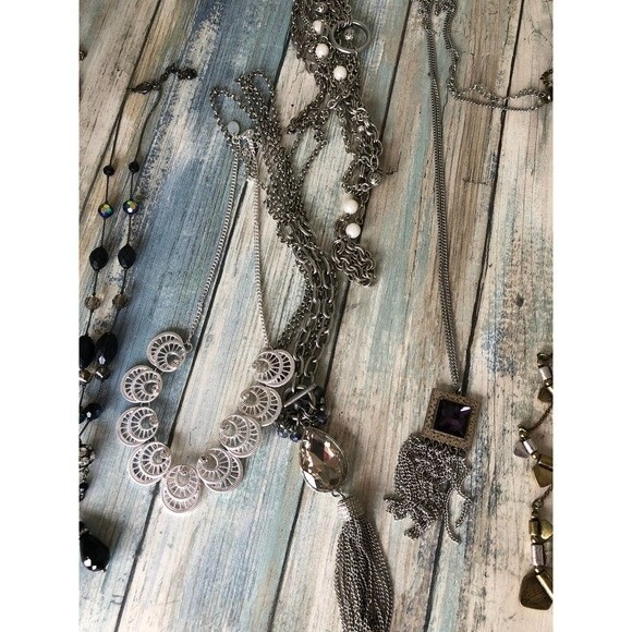 10 necklaces - Picture 3 of 7